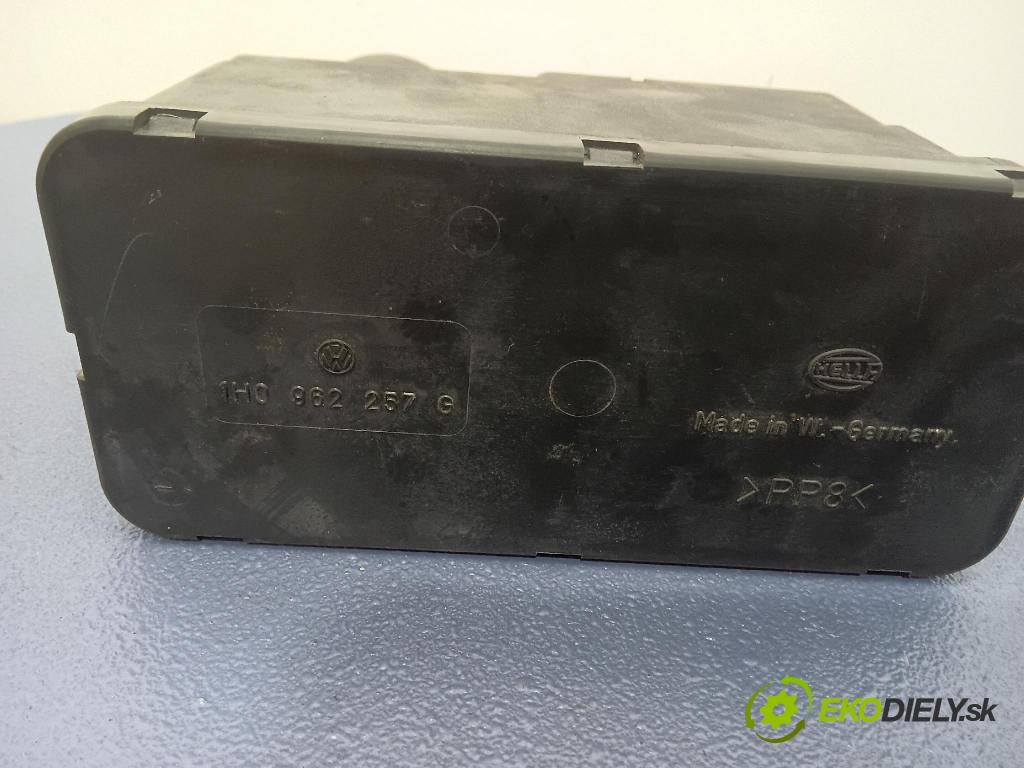 Vw Passat 1995 čerpadlo Centrální Zámek 1H0962257G