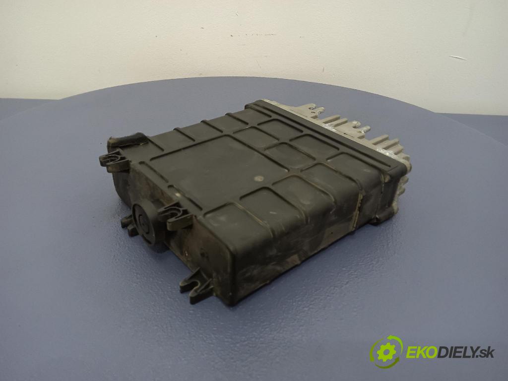 Vw Passat 1995 riadiaca jednotka Motor: 028906021DD