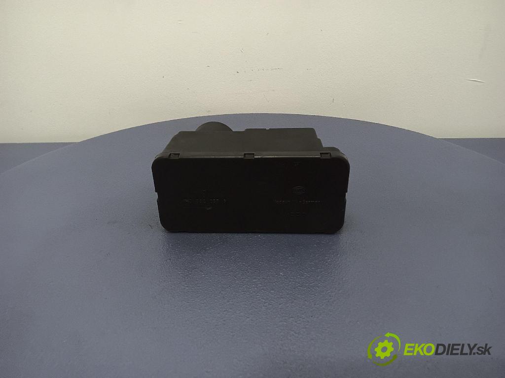 Vw Golf 1998 pompa Centrálny: Zámok: 1H0962257G