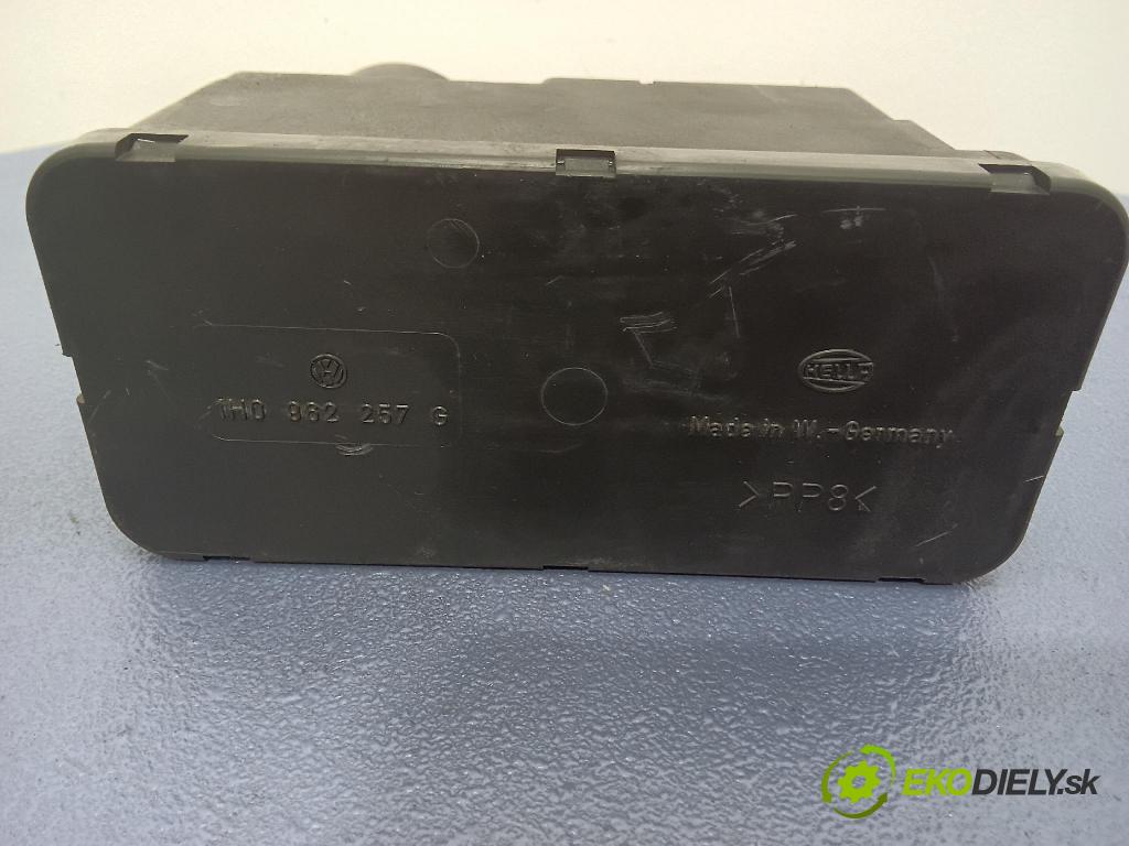 Vw Golf 1998 pompa Centrálny: Zámok: 1H0962257G