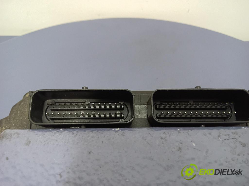 Chrysler Pacifica 2004 řídící jednotka 110R-010053