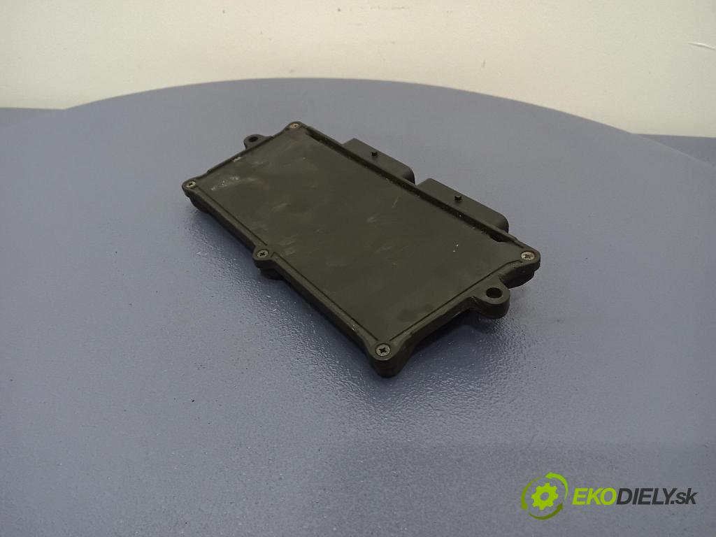 Chrysler Pacifica 2004 řídící jednotka 110R-010053