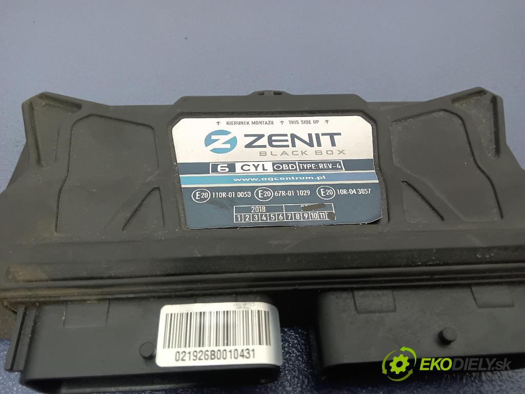 Chrysler Pacifica 2004 riadiaca jednotka 110R-010053