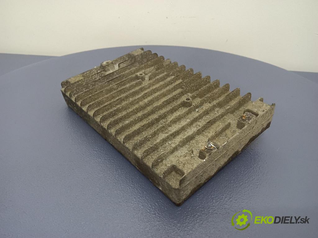 Chrysler Pacifica 2004 řídící jednotka Motor: P04727340AC