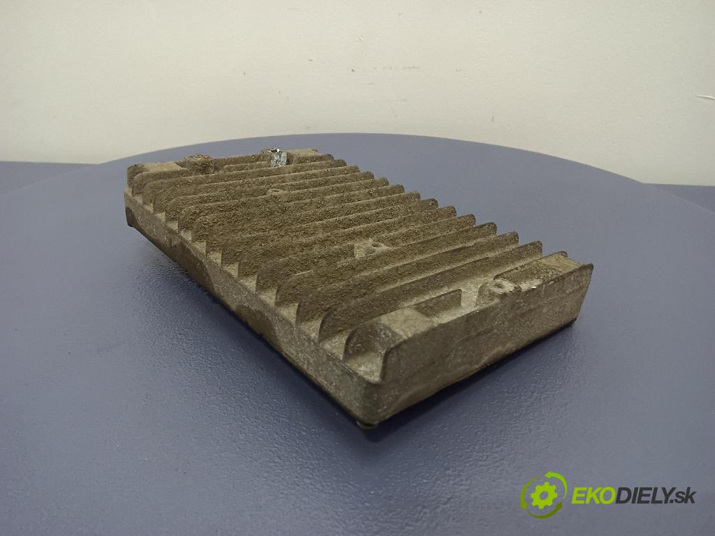 Chrysler Pacifica 2004 řídící jednotka Motor: P04727340AC