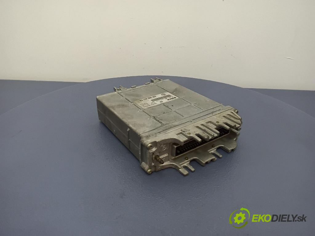 Volkswagen Passat 1997 řídící jednotka Motor: 028906021EG