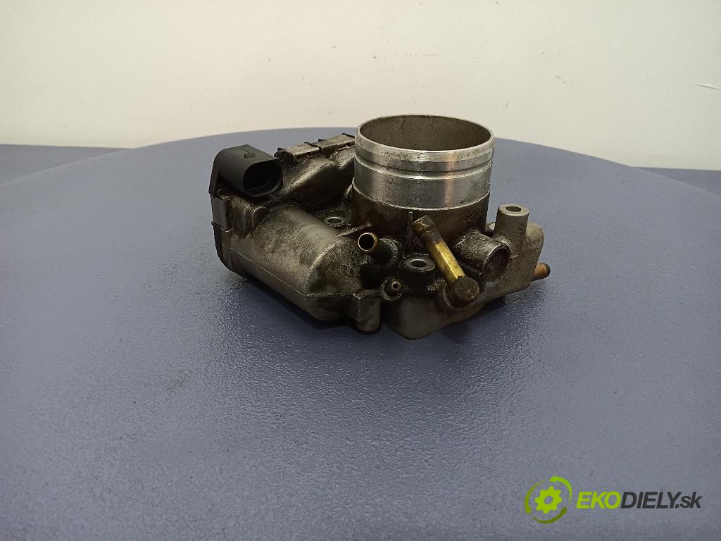 Audi A4 2001 klapka 06B133062H