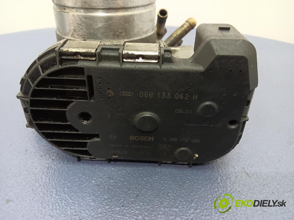 Audi A4 2001 klapka 06B133062H