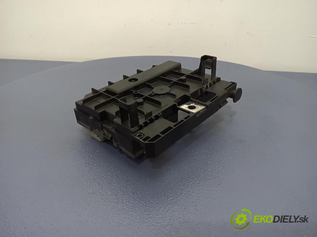 Peugeot 407 2008 skrinka Poistky: 9675877980