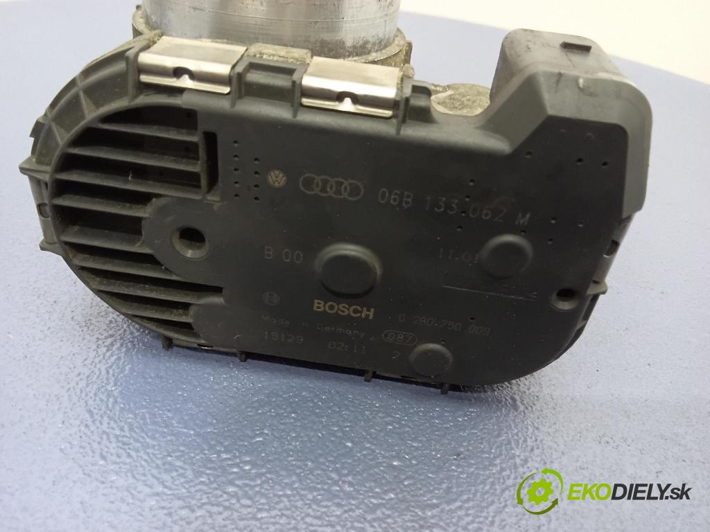 Volkswagen Passat 2002 klapka 06B133062M