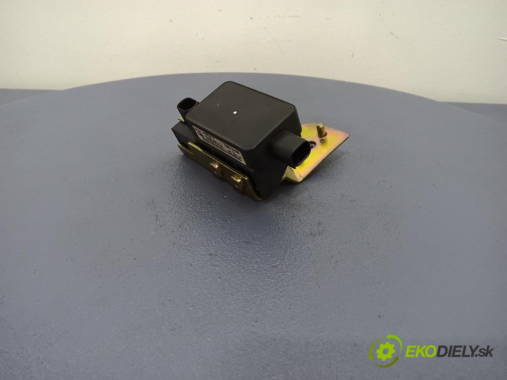 Volkswagen Golf 1999 snímač ESP. 1J1907637A