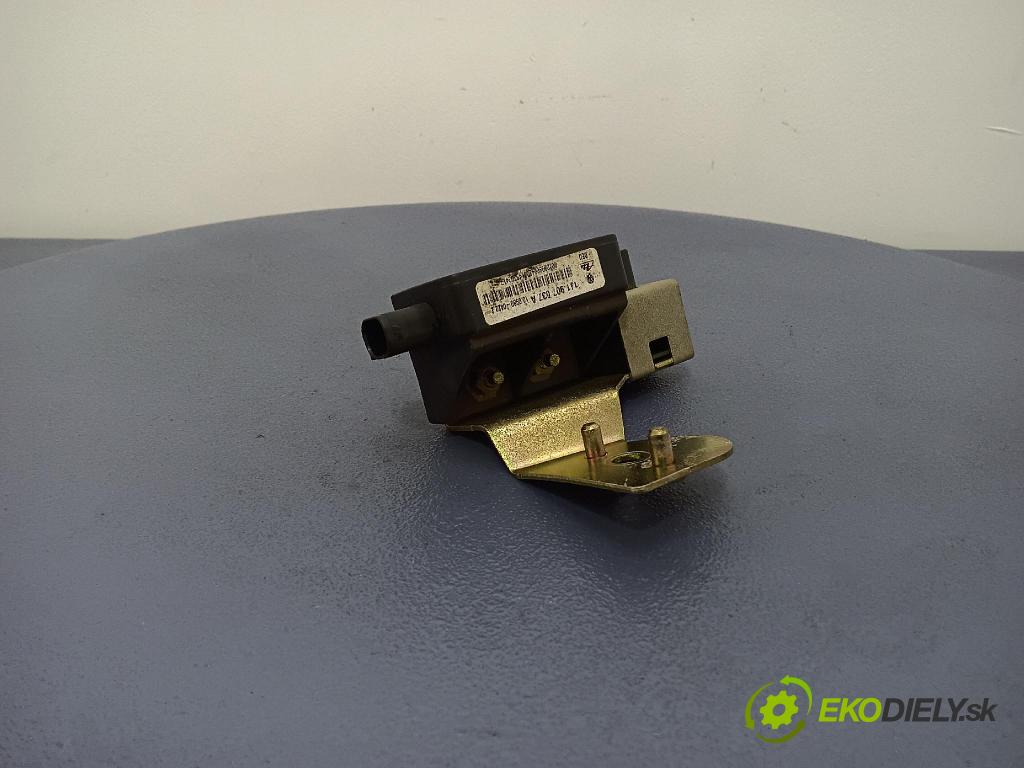 Volkswagen Golf 1999 snímač ESP. 1J1907637A