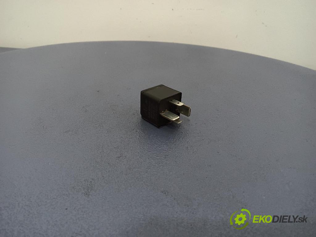 Volkswagen Golf 1999 Relé: 7M0951253A