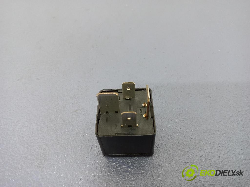 Volkswagen Golf 1999 Relé: 7M0951253A