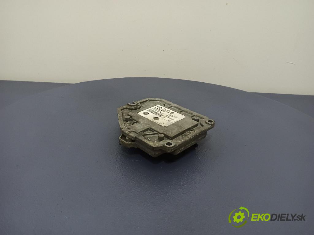 Opel Zafira-a 2005 řídící jednotka Motor: 55555600