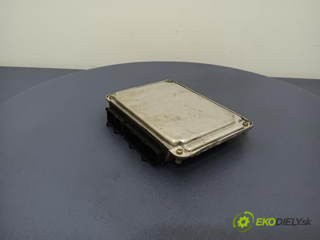 Volkswagen Polo 1999 řídící jednotka Motor: 030906032G