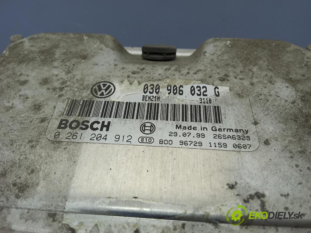 Volkswagen Polo 1999 řídící jednotka Motor: 030906032G