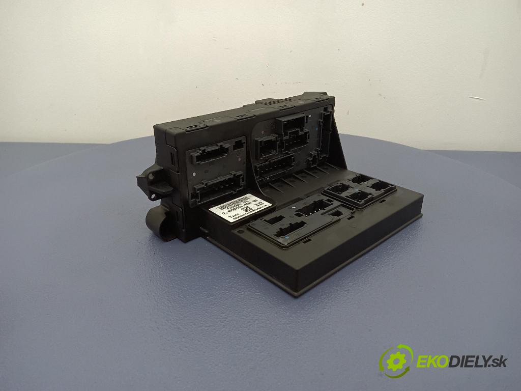 Daimlerchrysler 211 2005 skrinka Poistky: 2115454201