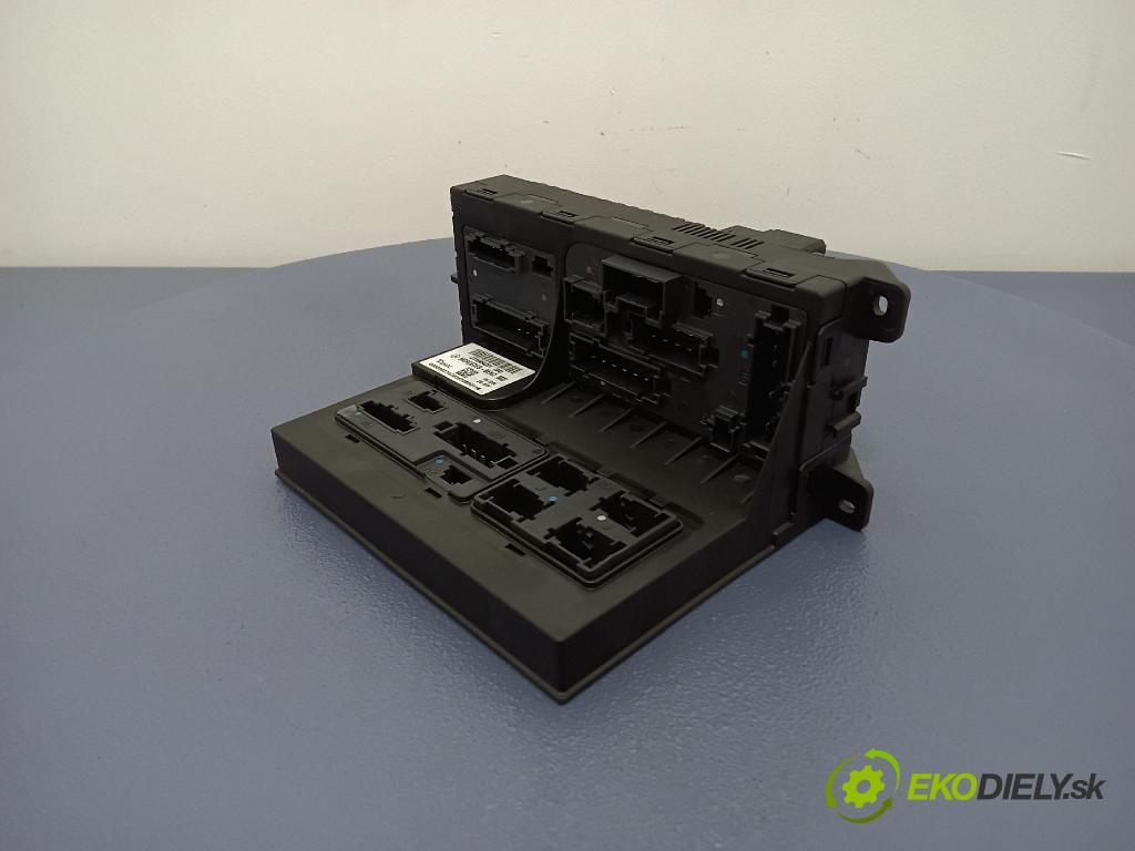 Daimlerchrysler 211 2005 skrinka Poistky: 2115454201