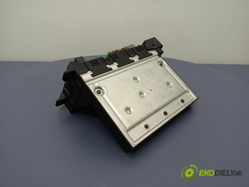 Daimlerchrysler 211 2005 skrinka Poistky: 2115454201