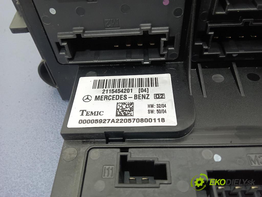 Daimlerchrysler 211 2005 skříňka Pojistky 2115454201