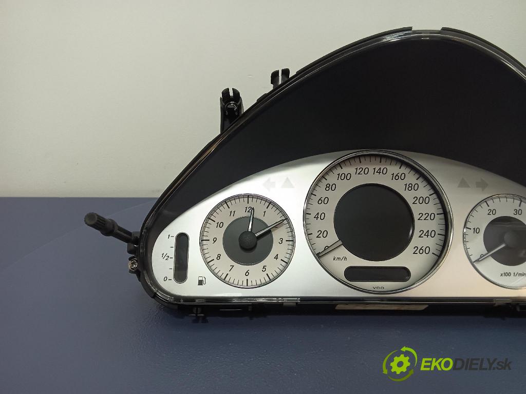 Daimlerchrysler 211 2005 prístrojovka/ budíky 2115405747