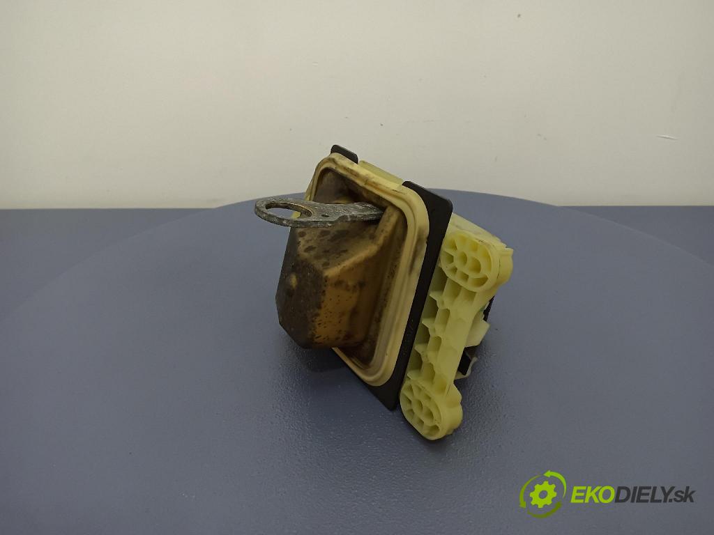 Daimlerchrysler 211 2005 Páka: Zmeny: A2112674224