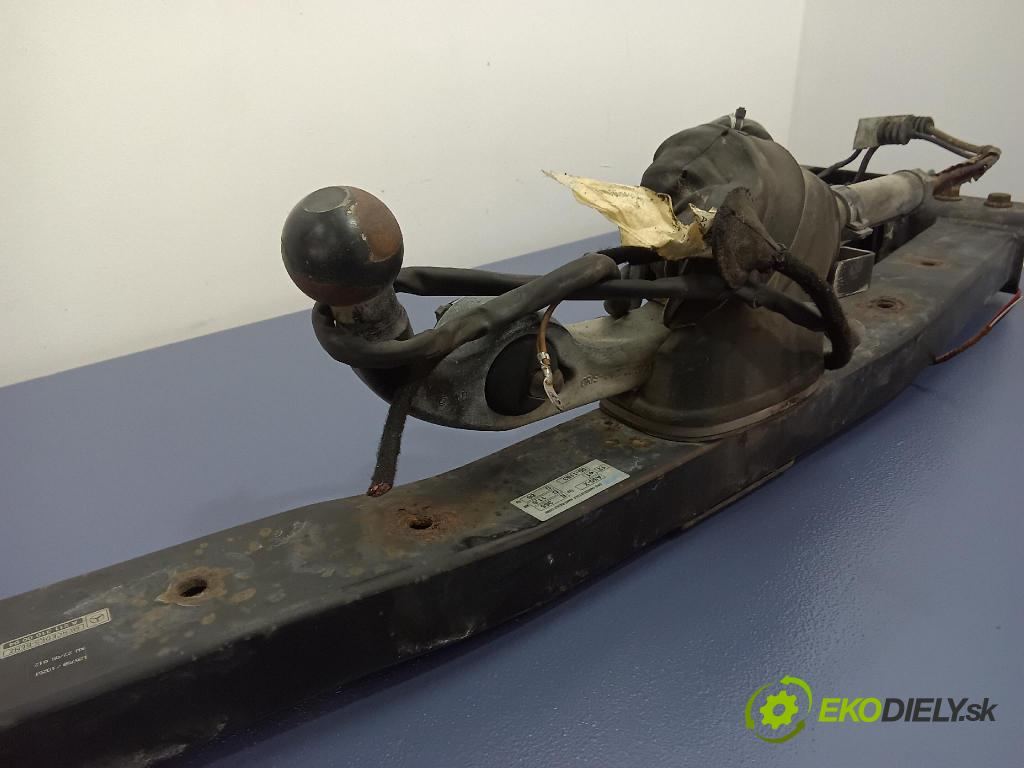 Mercedes 211 2005 výztuha narazník Zad: A2113100004