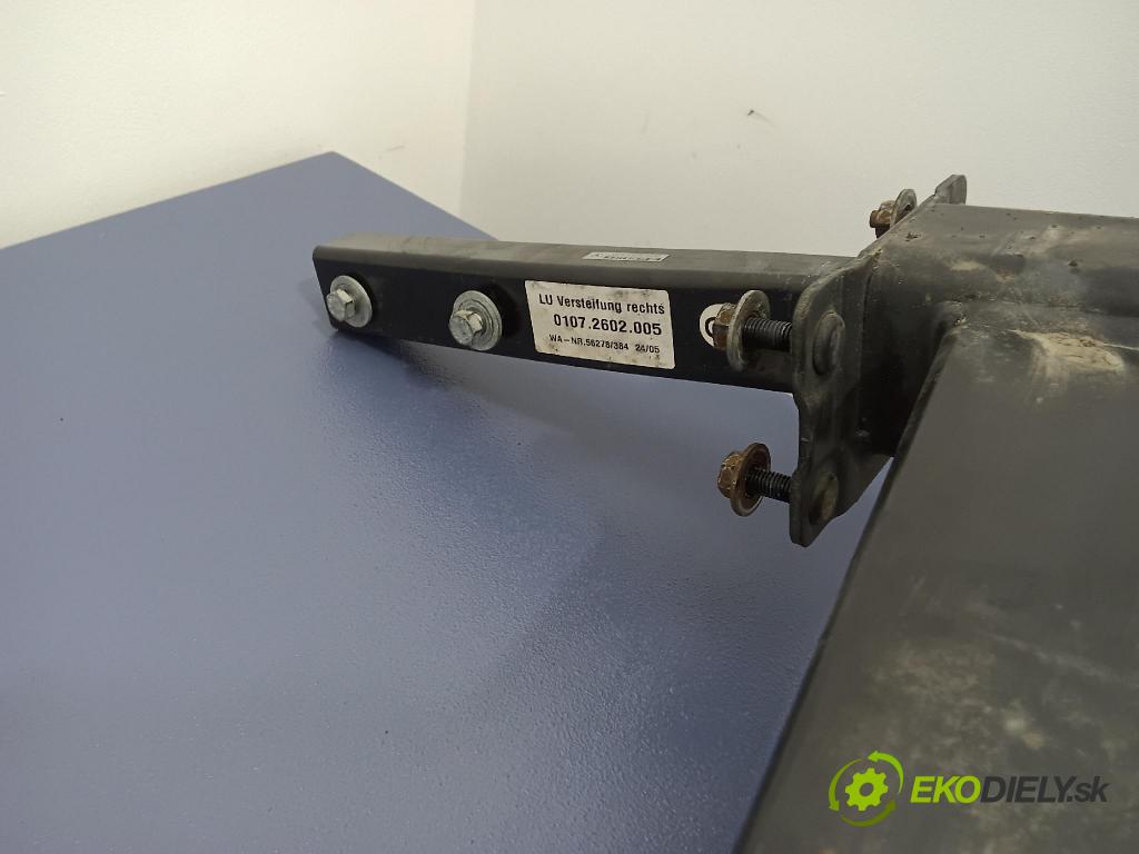 Mercedes 211 2005 výstuha narazník zad A2113100004