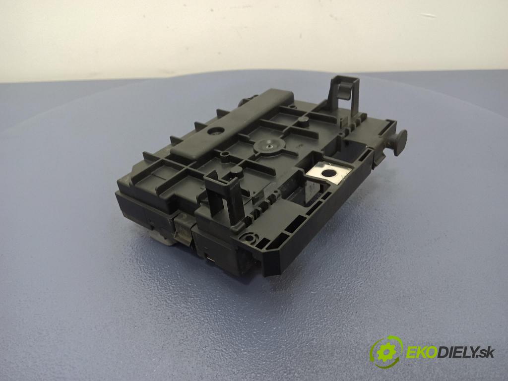 Peugeot 407 2008 skrinka Poistky: 9664705980