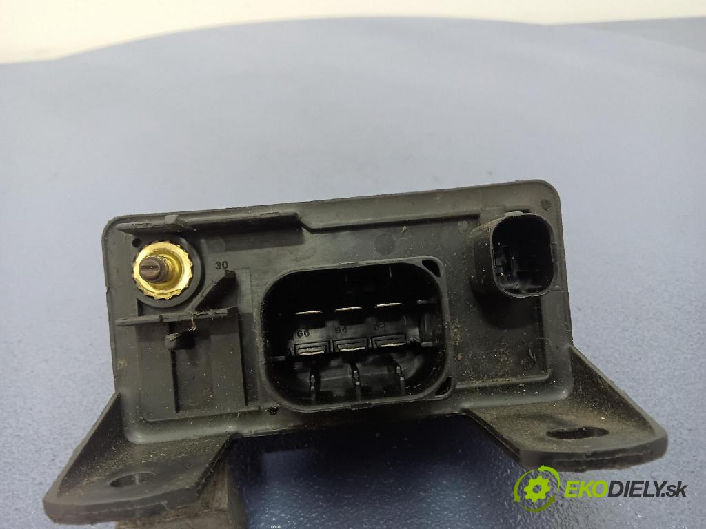 Mercedes S-klasa 2000 relé 01