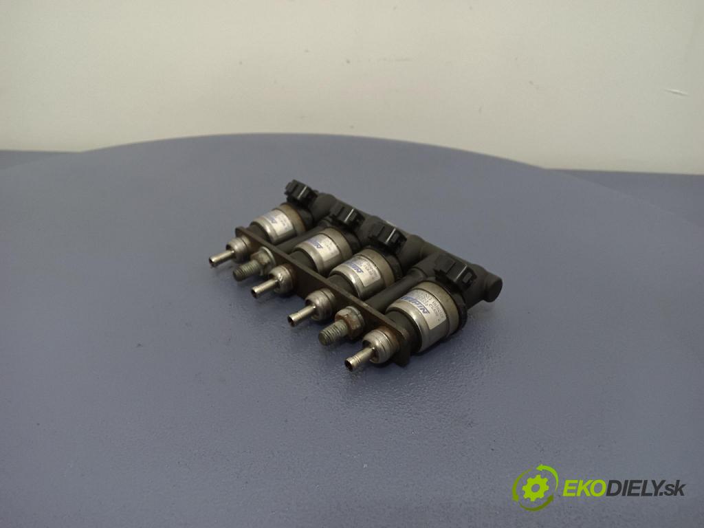 Renault Megane 2005 lišta Dodávka: 67R-010092