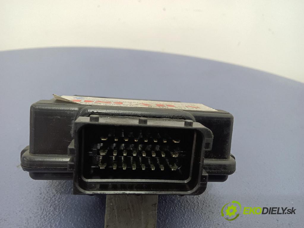 Renault Megane 2005 riadiaca jednotka 67R-014709