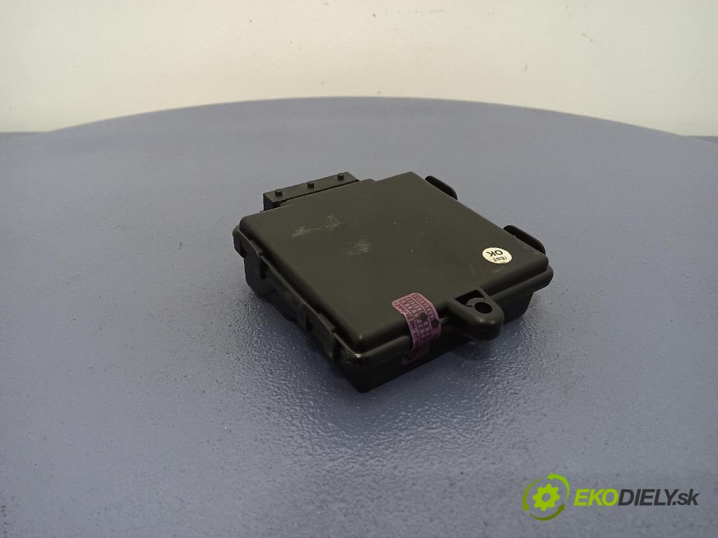 Renault Megane 2005 riadiaca jednotka 67R-014709