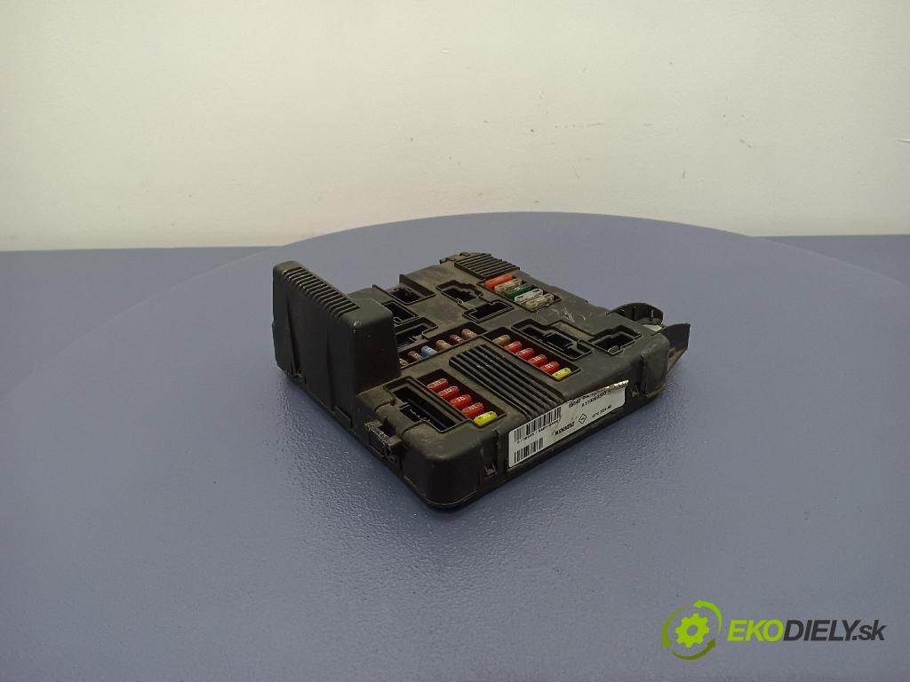 Renault Megane 2005 skrinka Poistky: 8200306033B