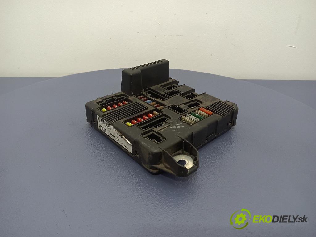 Renault Megane 2005 skrinka Poistky: 8200306033B