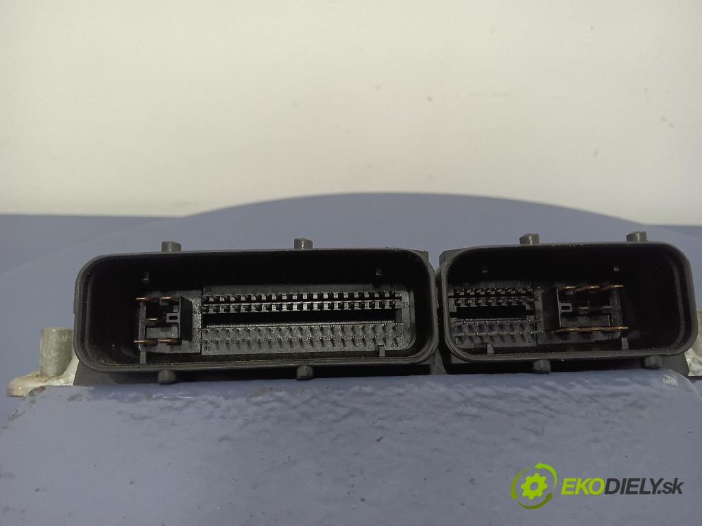 Volkswagen New beetle 2001 riadiaca jednotka Motor: 06A906032BS