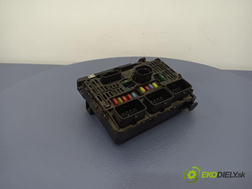 Peugeot 407 2004 skrinka Poistky: 9656086080