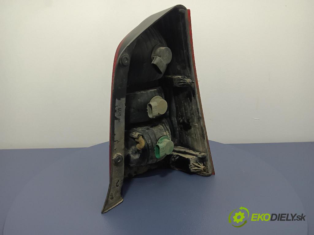 Mazda Tribute 2003 svetlo / reflektor zad ľavá Vonkajsia: YL84-13B505-C