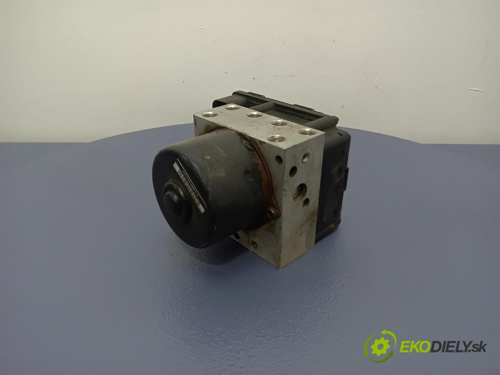 Mazda Tribute 2003 čerpadlo ABS x YL8T-2C219-AB