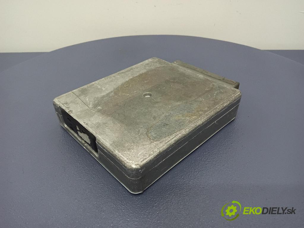 Mazda Tribute 2003 riadiaca jednotka Motor: YF73-18881