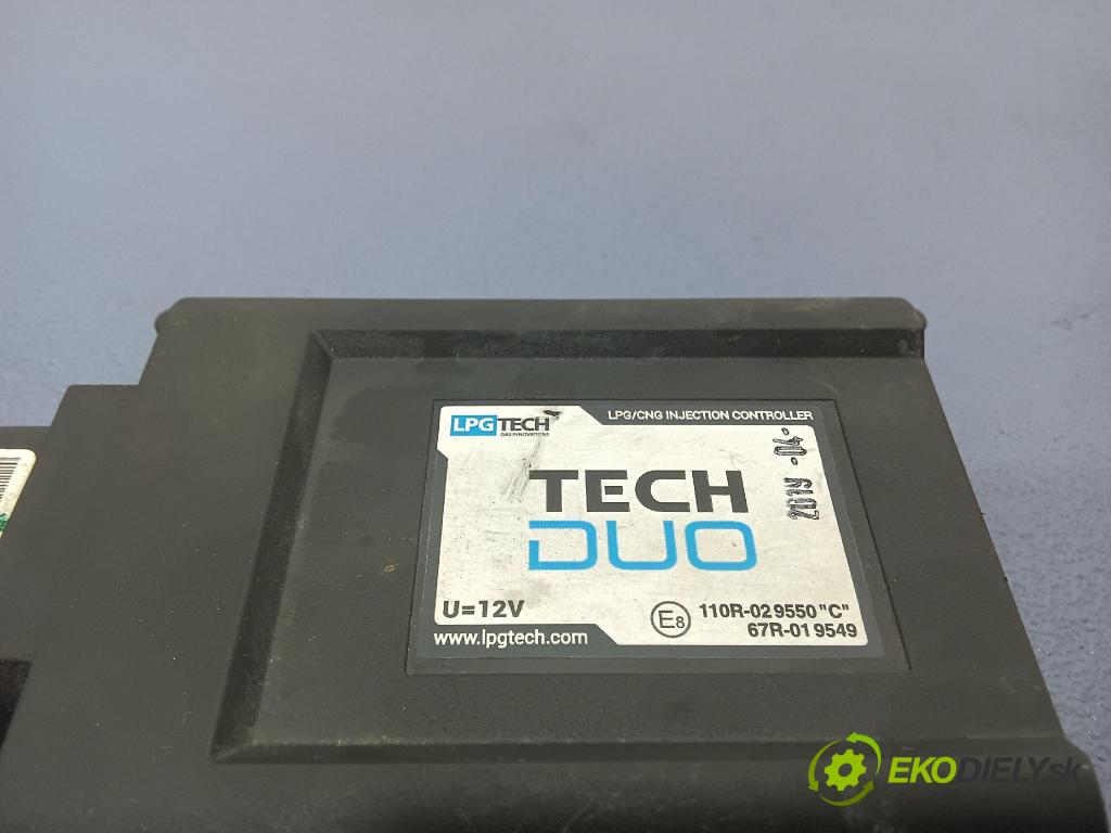 Citroen C5 2006 řídící jednotka 110R-029550