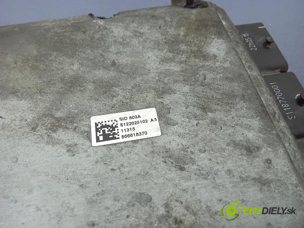 Volvo V50 2006 řídící jednotka Motor: 30785520AA