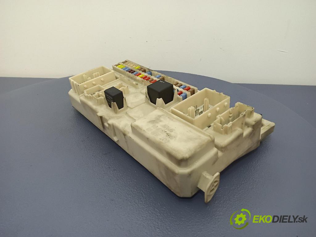 Volvo V50 2006 skříňka Pojistky 30728906