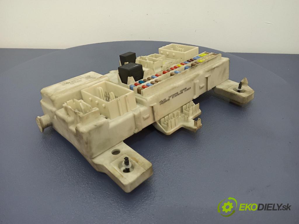 Volvo V50 2006 skříňka Pojistky 30728906