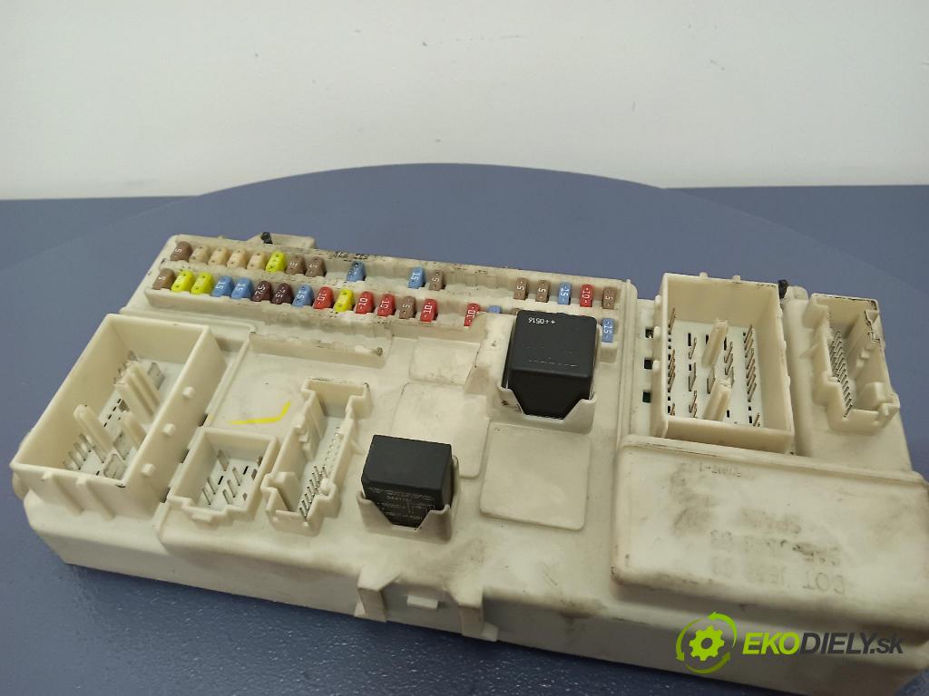 Volvo V50 2006 skříňka Pojistky 30728906