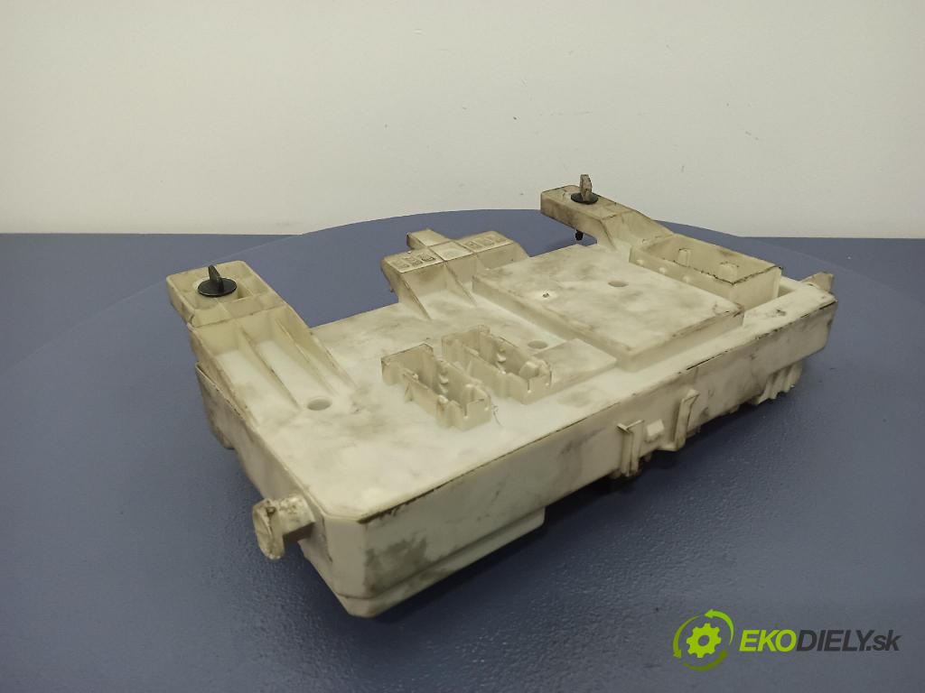 Volvo S40 2005 skrinka Poistky: 30765015