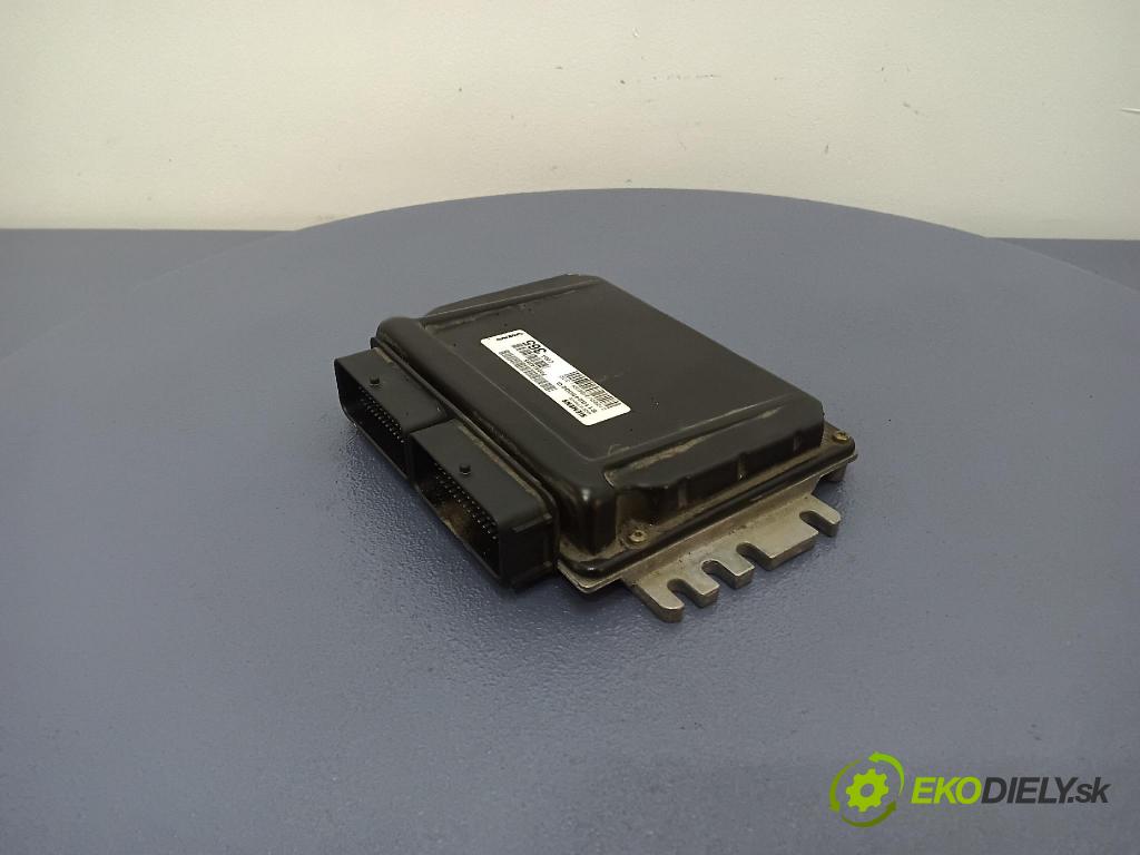 Volvo V40 2001 riadiaca jednotka Motor: P30614365