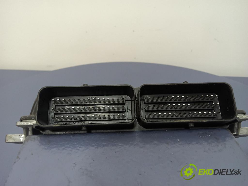 Volvo V40 2001 riadiaca jednotka Motor: P30614365