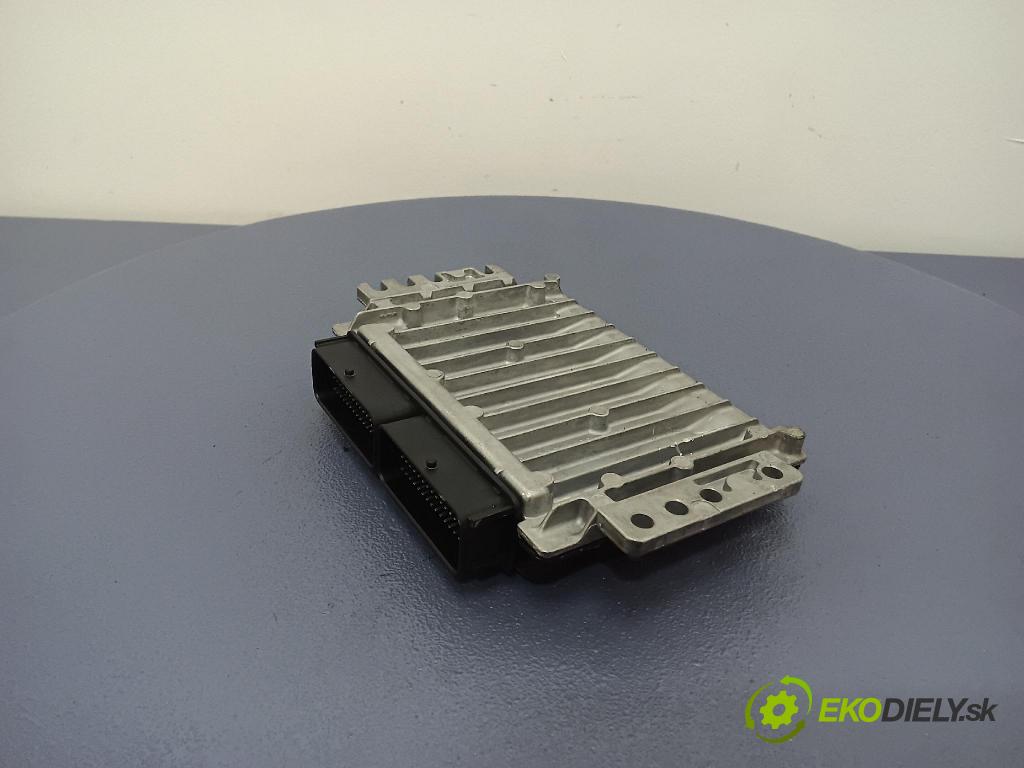 Volvo V40 2001 riadiaca jednotka Motor: P30614365